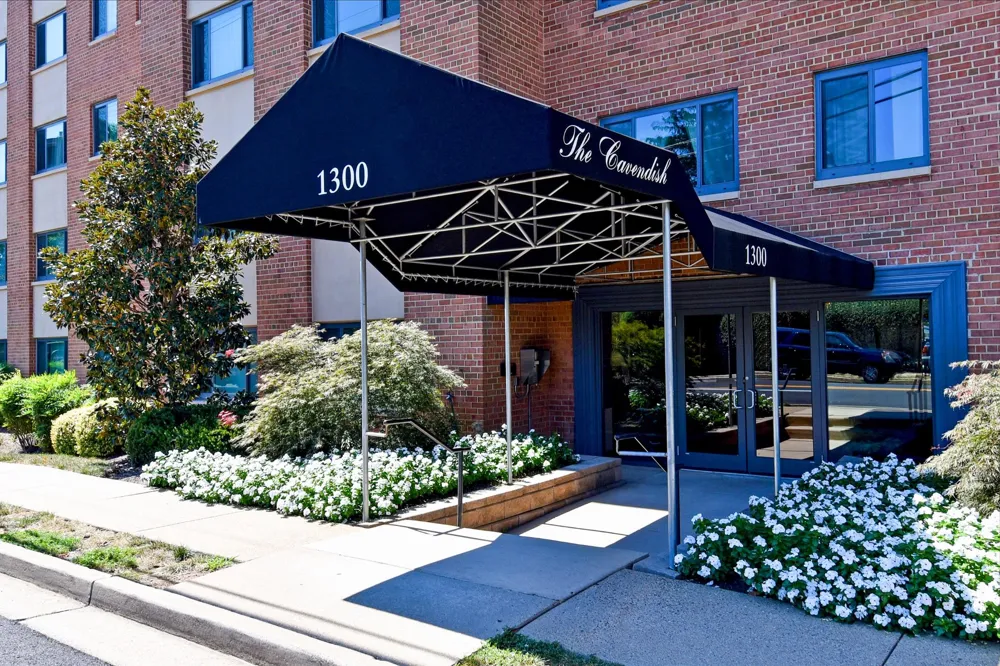 1300 S ARLINGTON RIDGE ROAD #204 Arlington, VA 22202