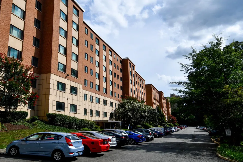 1300 S ARLINGTON RIDGE ROAD #204 Arlington, VA 22202