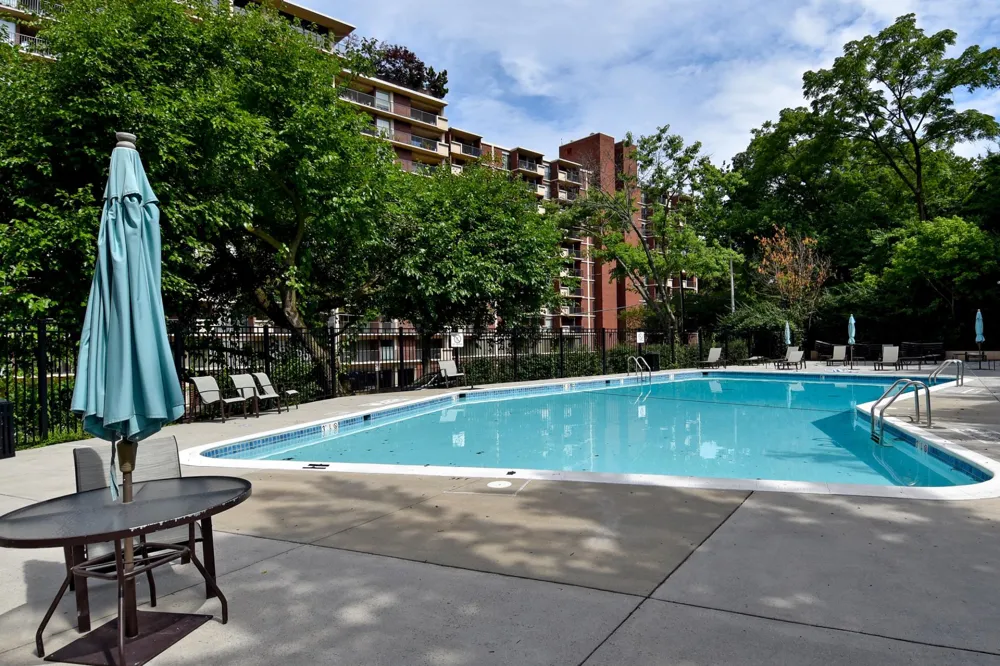 1300 S ARLINGTON RIDGE ROAD #204 Arlington, VA 22202