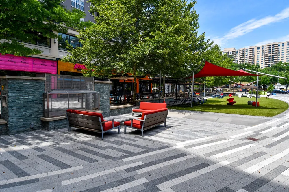1300 S ARLINGTON RIDGE ROAD #204 Arlington, VA 22202