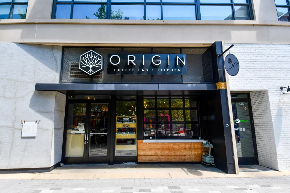 1300 S ARLINGTON RIDGE ROAD #204 Arlington, VA 22202