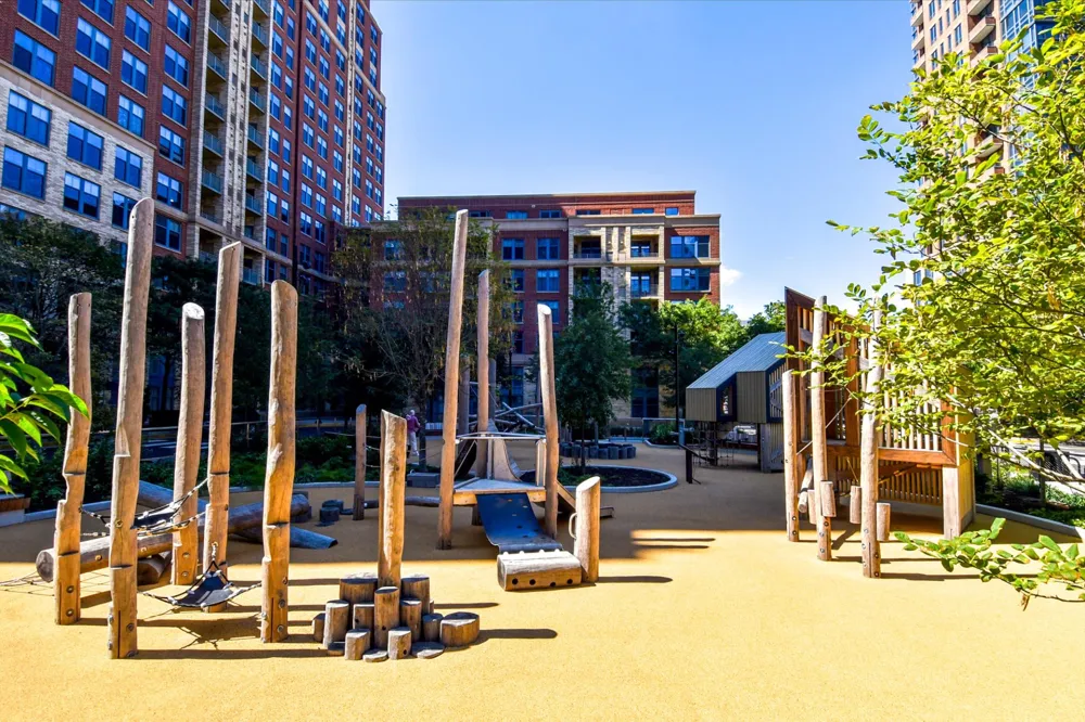 1300 S ARLINGTON RIDGE ROAD #204 Arlington, VA 22202