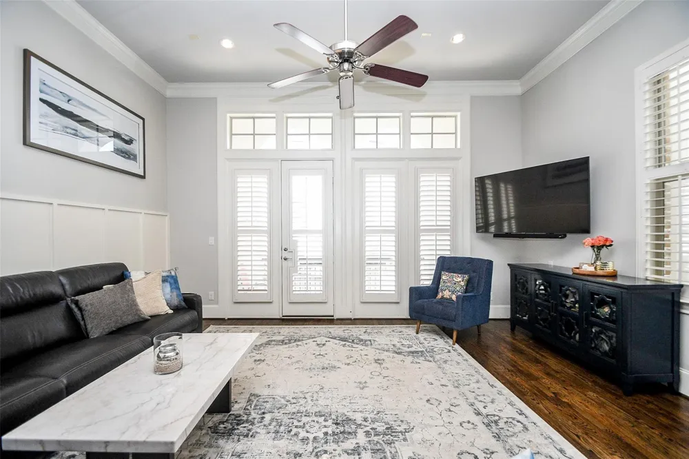 5629 Cohn Meadow Houston, TX 77007