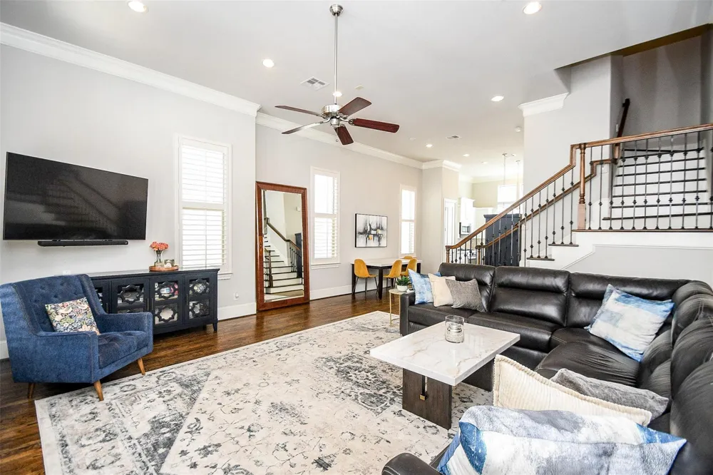 5629 Cohn Meadow Houston, TX 77007
