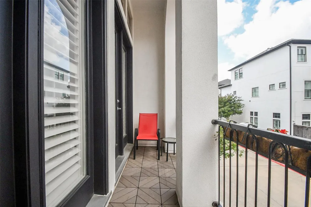 5629 Cohn Meadow Houston, TX 77007
