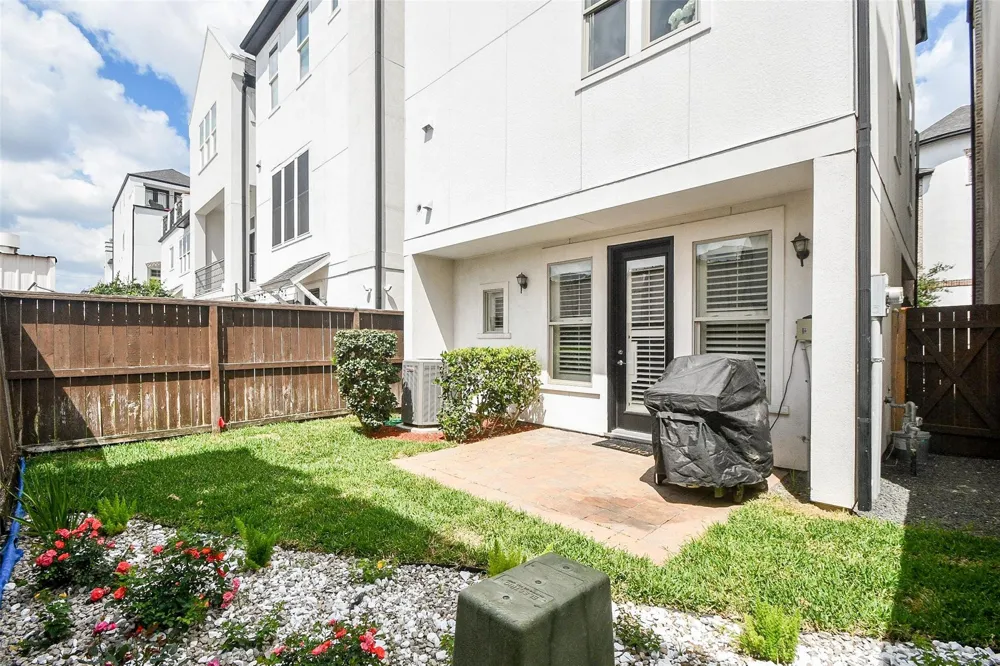 5629 Cohn Meadow Houston, TX 77007