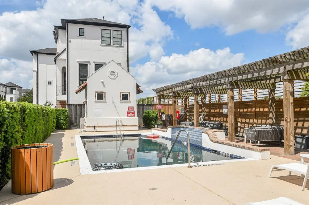 5629 Cohn Meadow Houston, TX 77007