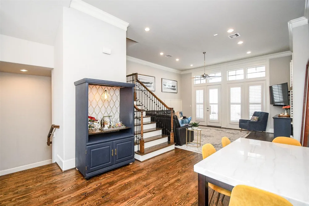 5629 Cohn Meadow Houston, TX 77007