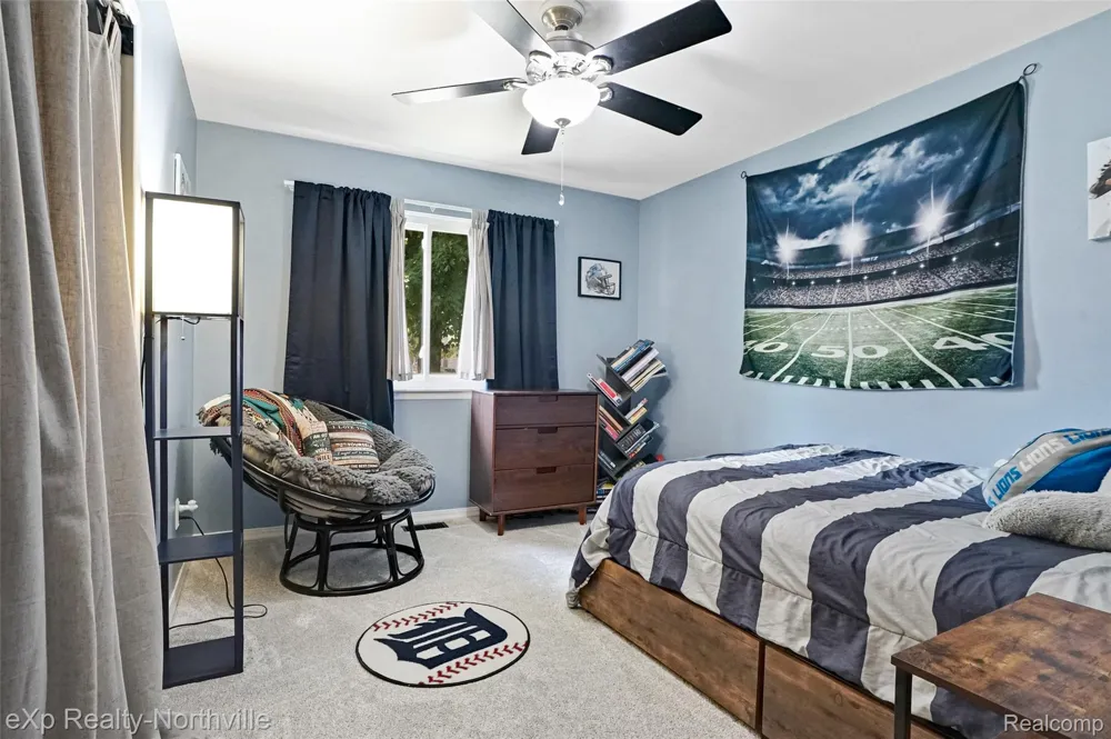 5166 Dayton Drive Troy City, MI 48085
