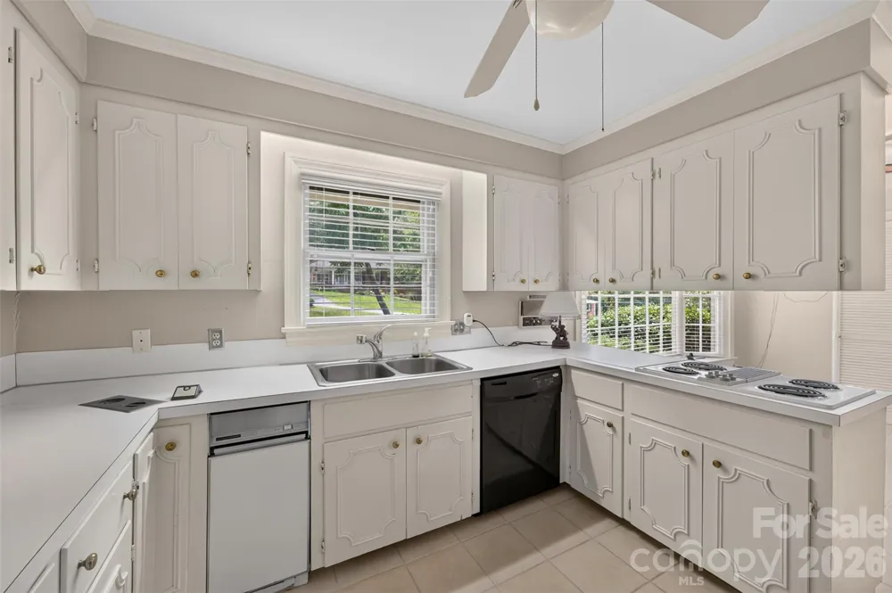 530 25th Avenue NW Hickory, NC 28601
