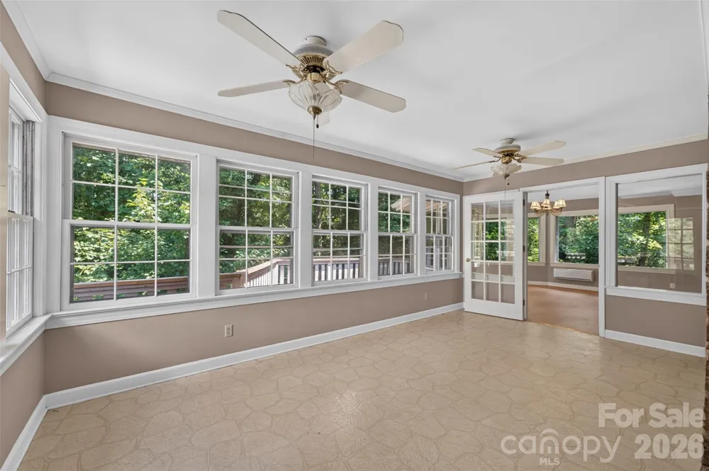 530 25th Avenue NW Hickory, NC 28601