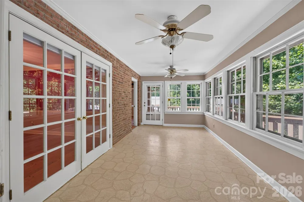 530 25th Avenue NW Hickory, NC 28601
