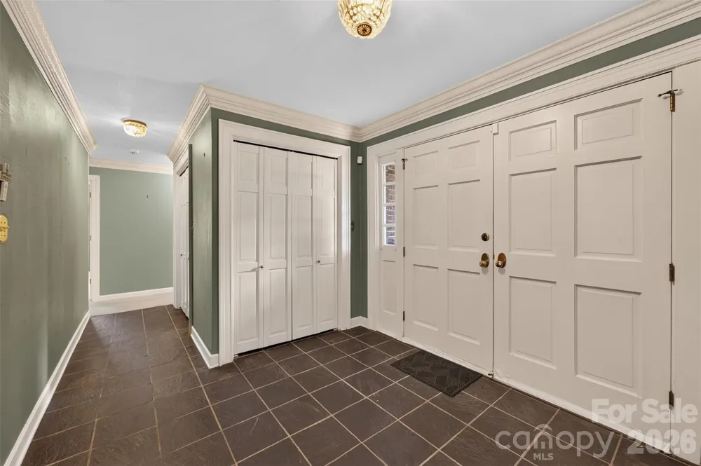 530 25th Avenue NW Hickory, NC 28601