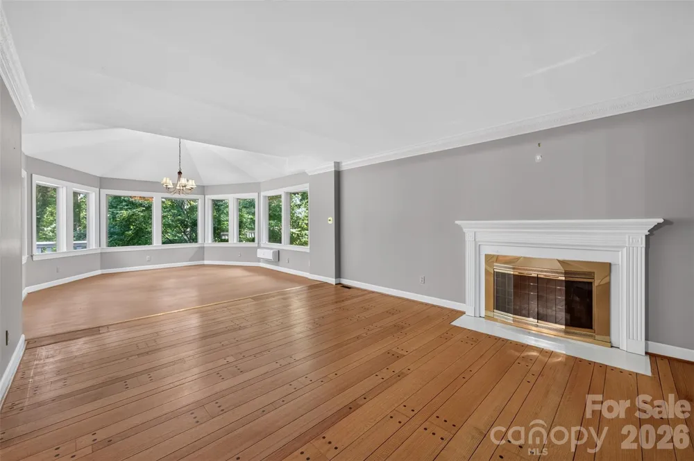 530 25th Avenue NW Hickory, NC 28601