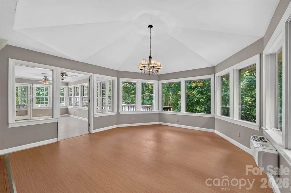 530 25th Avenue NW Hickory, NC 28601