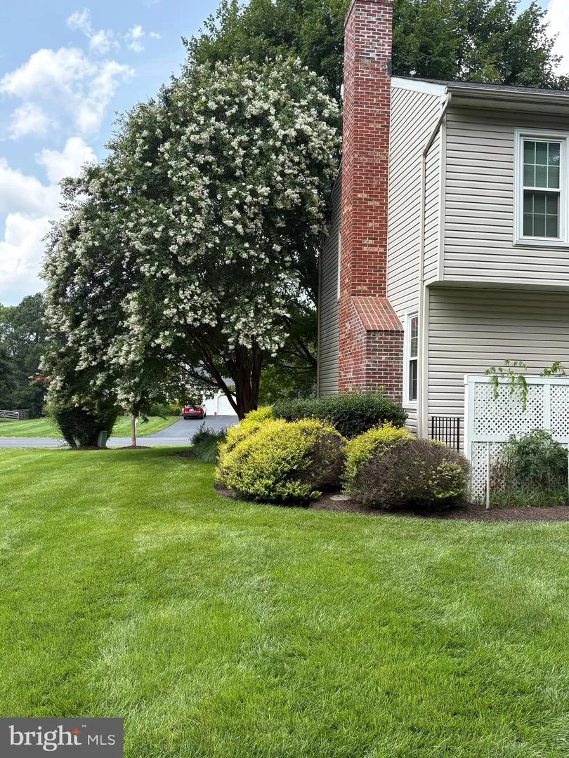 2711 MUSTANG DRIVE Herndon, VA 20171