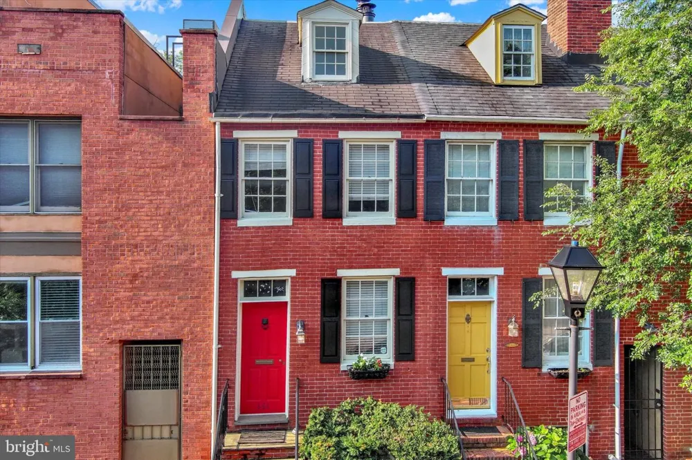 131 W BARRE STREET W Baltimore, MD 21201