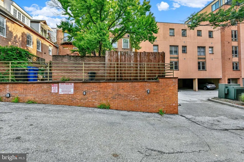 131 W BARRE STREET W Baltimore, MD 21201