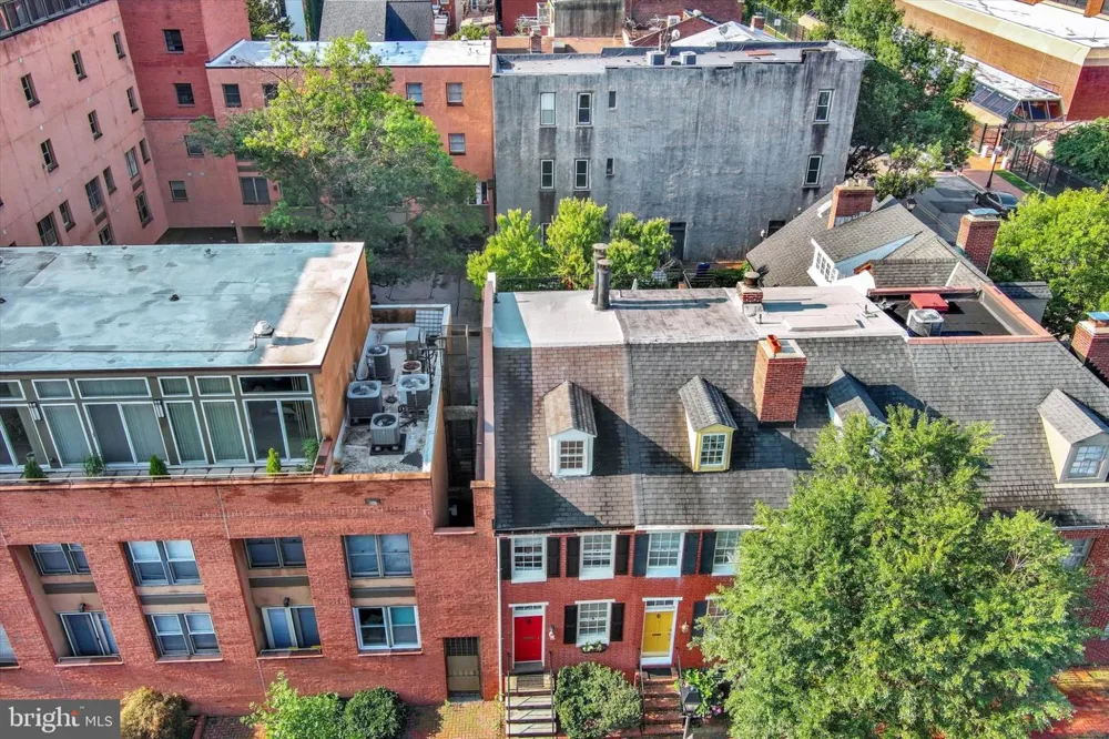 131 W BARRE STREET W Baltimore, MD 21201