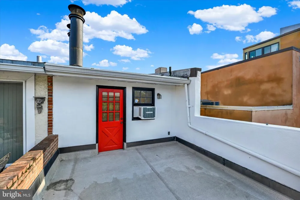 131 W BARRE STREET W Baltimore, MD 21201