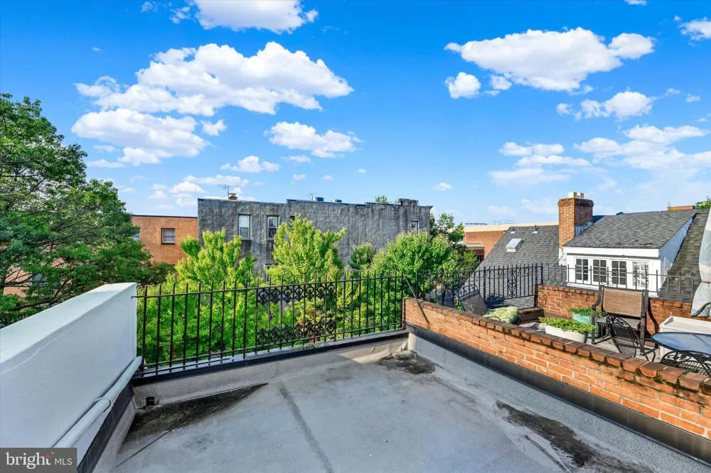 131 W BARRE STREET W Baltimore, MD 21201