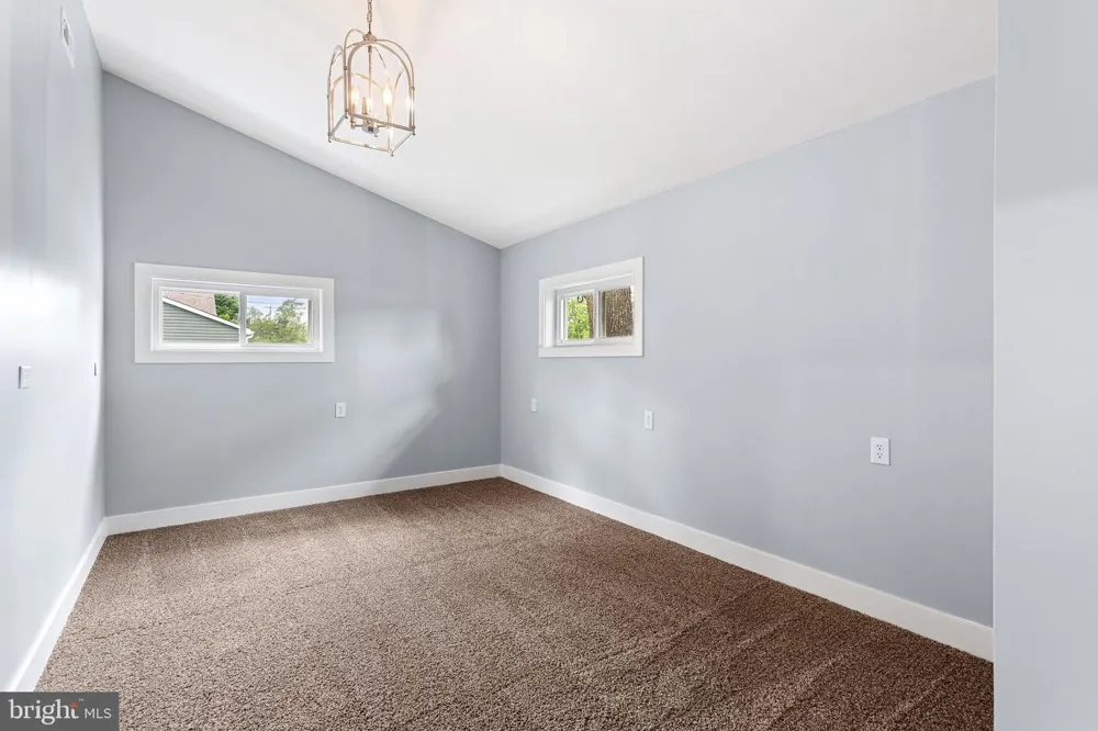 2105 LAKESIDE DRIVE Williamstown, NJ 08094