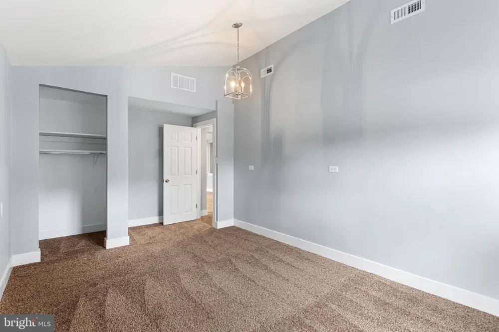 2105 LAKESIDE DRIVE Williamstown, NJ 08094