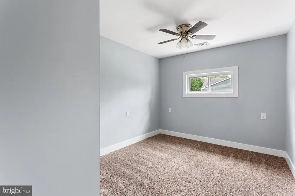 2105 LAKESIDE DRIVE Williamstown, NJ 08094