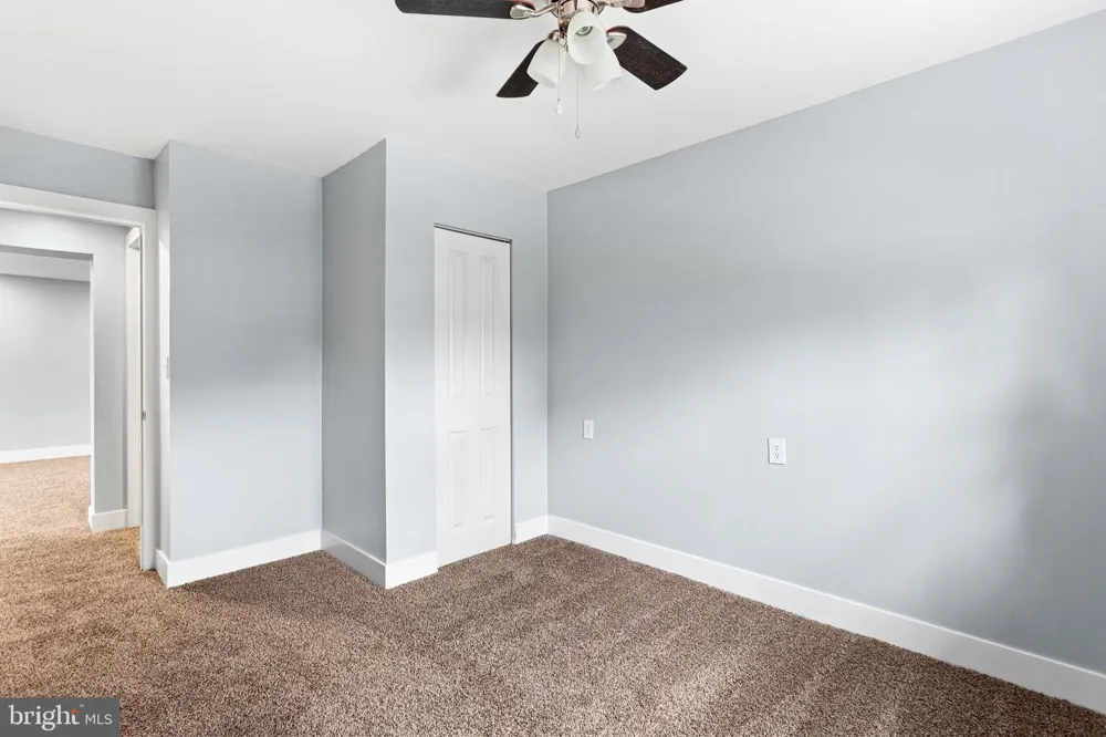2105 LAKESIDE DRIVE Williamstown, NJ 08094