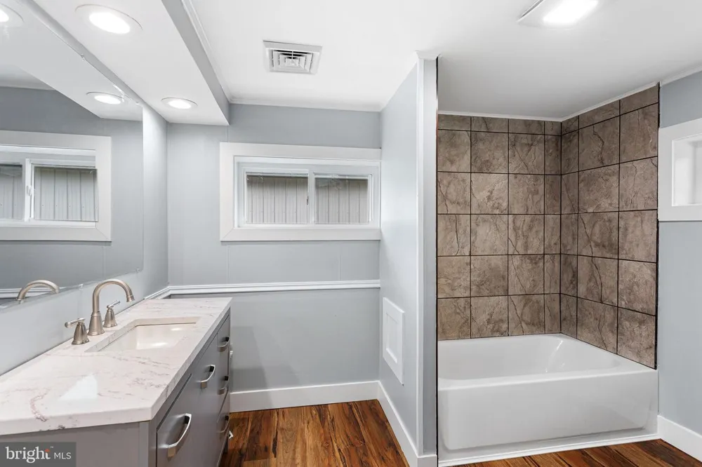 2105 LAKESIDE DRIVE Williamstown, NJ 08094