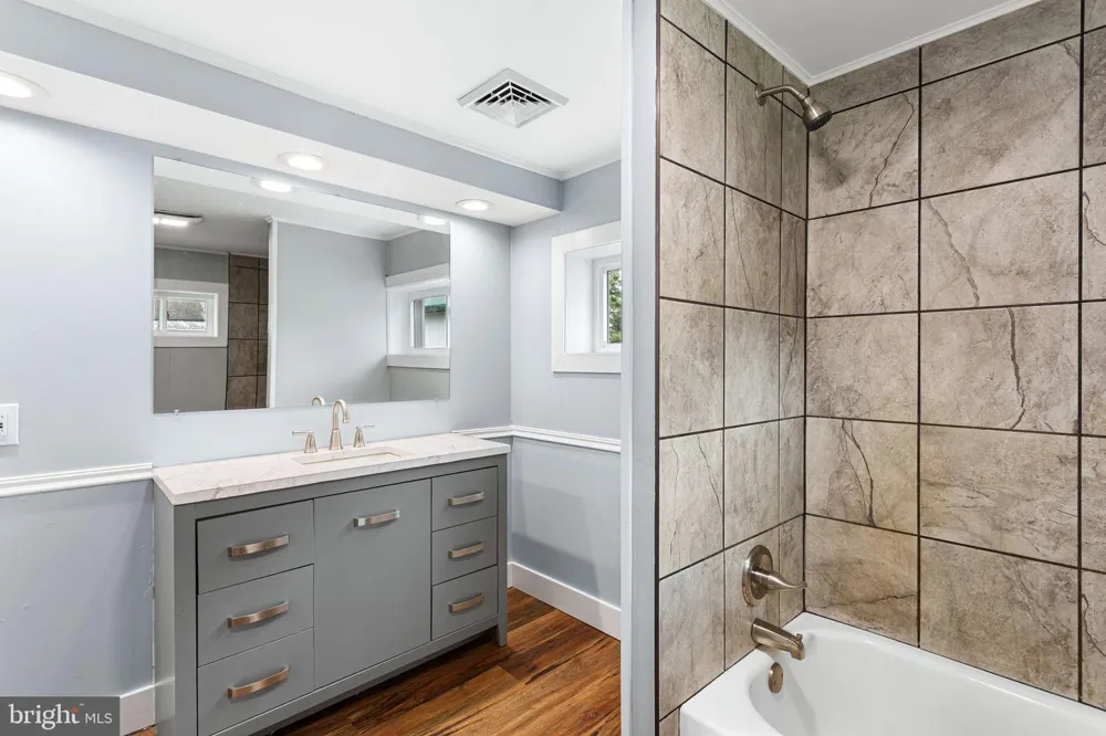 2105 LAKESIDE DRIVE Williamstown, NJ 08094