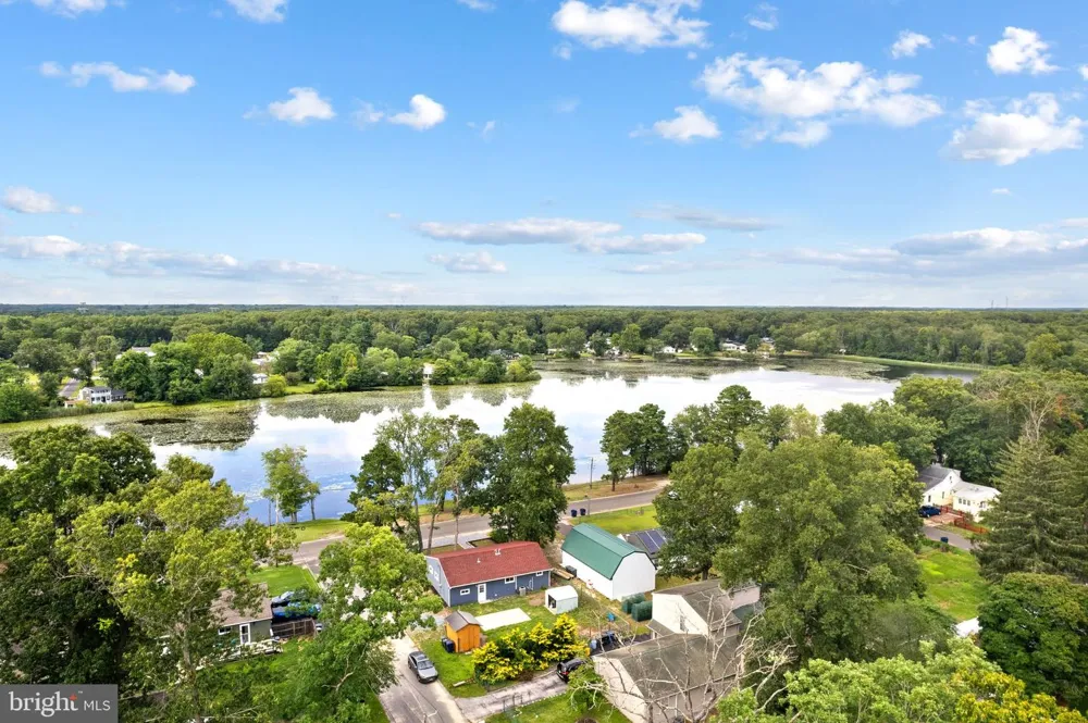 2105 LAKESIDE DRIVE Williamstown, NJ 08094