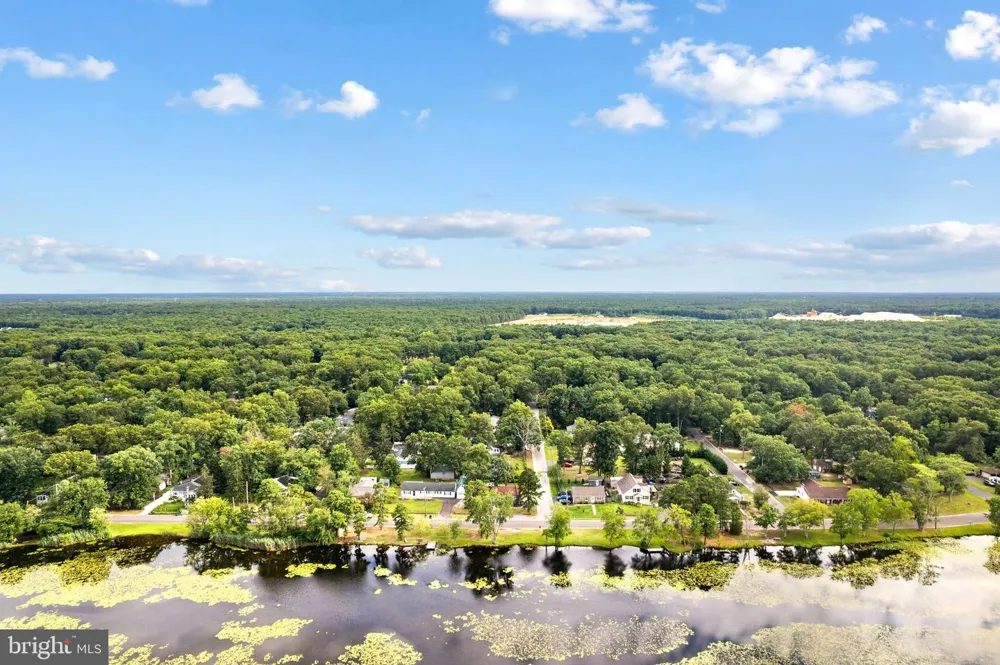 2105 LAKESIDE DRIVE Williamstown, NJ 08094