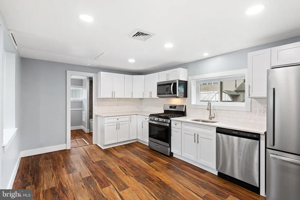 2105 LAKESIDE DRIVE Williamstown, NJ 08094
