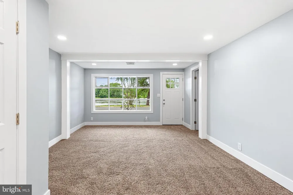 2105 LAKESIDE DRIVE Williamstown, NJ 08094