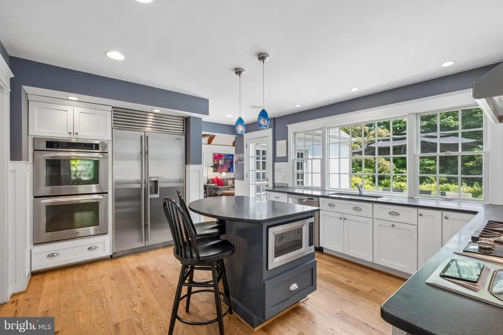 516 GRAVERS Wyndmoor, PA 19038
