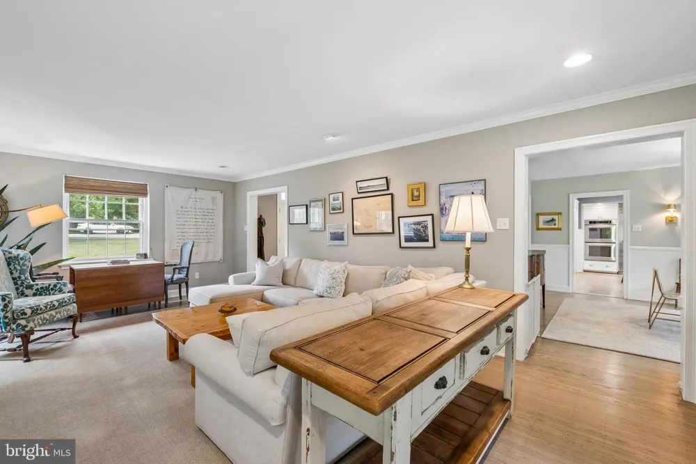 516 GRAVERS Wyndmoor, PA 19038