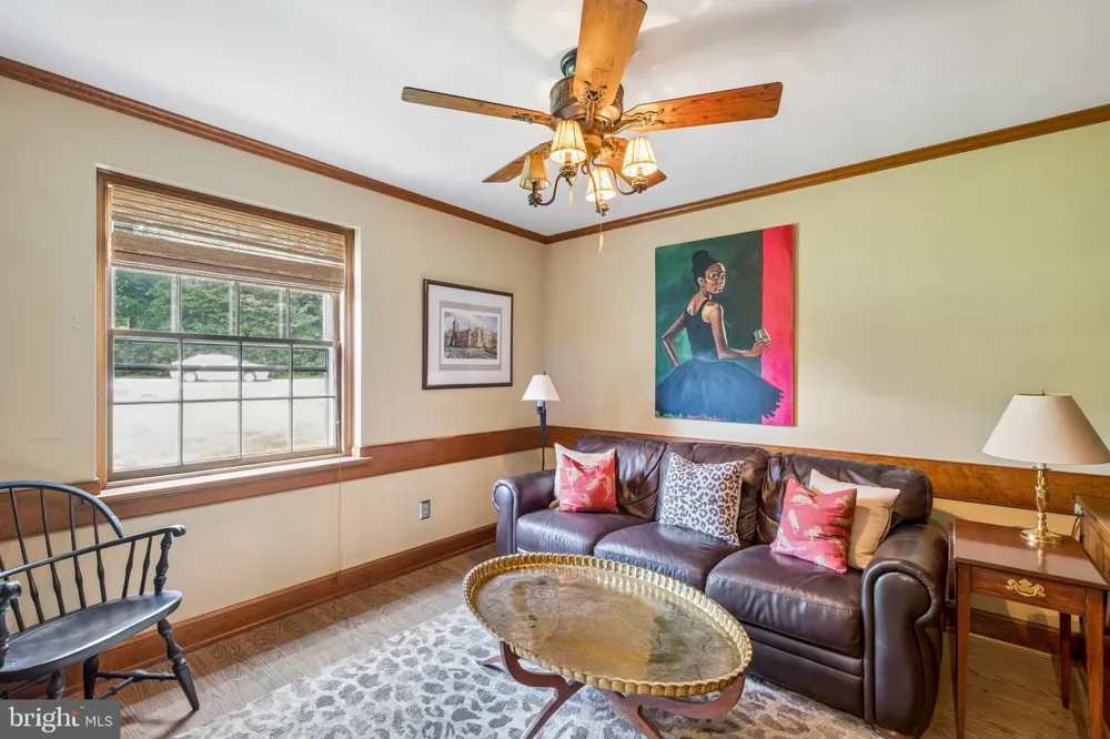 516 GRAVERS Wyndmoor, PA 19038