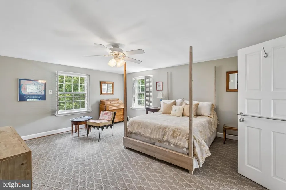 516 GRAVERS Wyndmoor, PA 19038