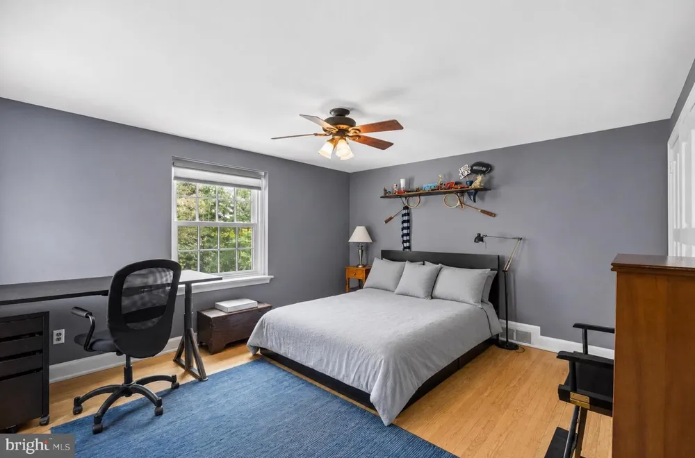 516 GRAVERS Wyndmoor, PA 19038