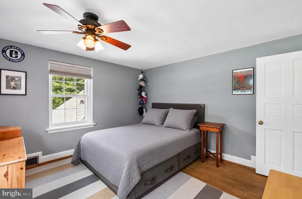 516 GRAVERS Wyndmoor, PA 19038