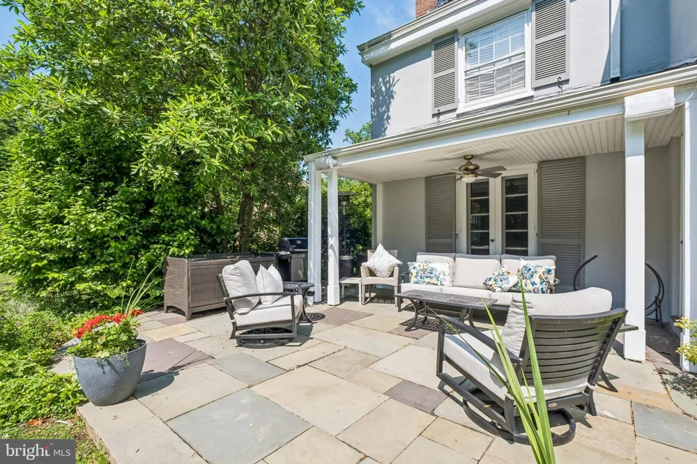 516 GRAVERS Wyndmoor, PA 19038