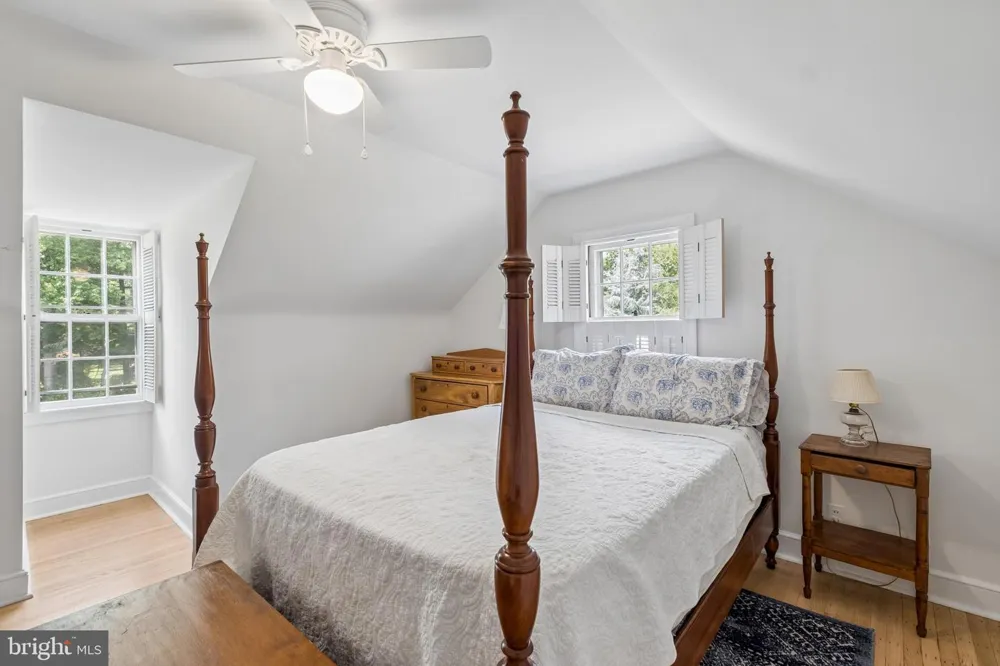 516 GRAVERS Wyndmoor, PA 19038