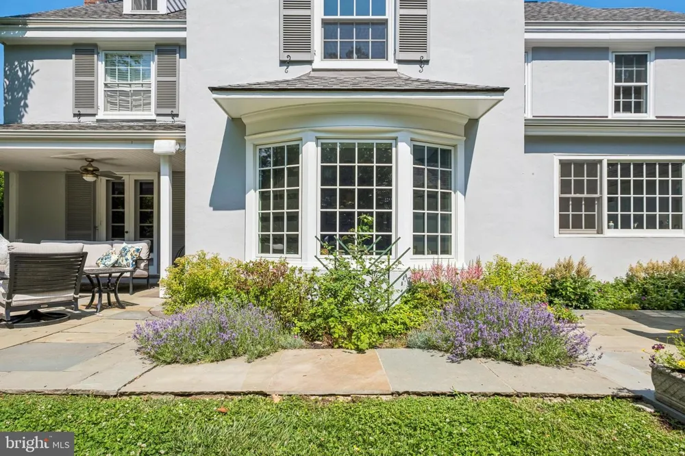 516 GRAVERS Wyndmoor, PA 19038