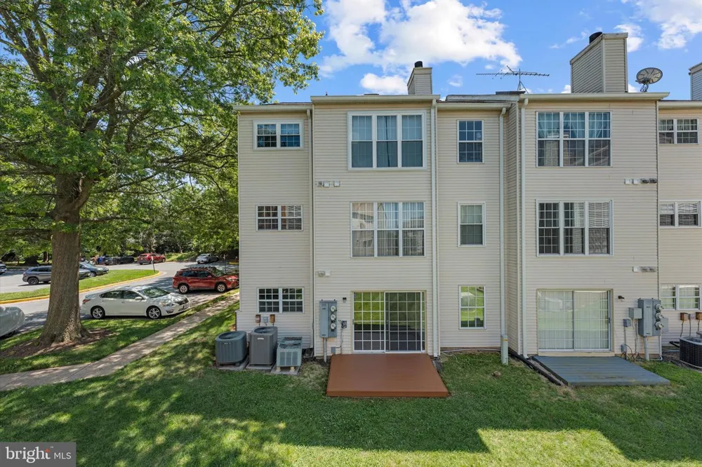 1116 HUNTMASTER TERRACE NE #102 Leesburg, VA 20176