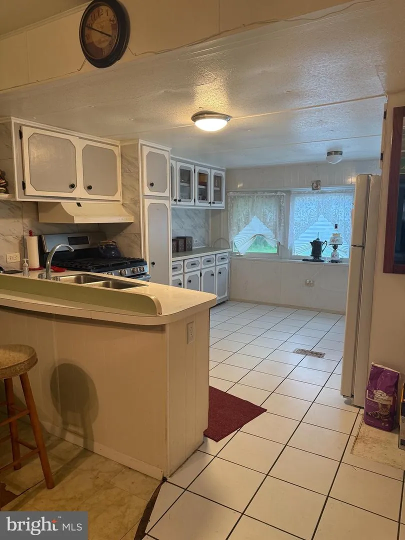886 LOWER MILL Pittsgrove, NJ 08318