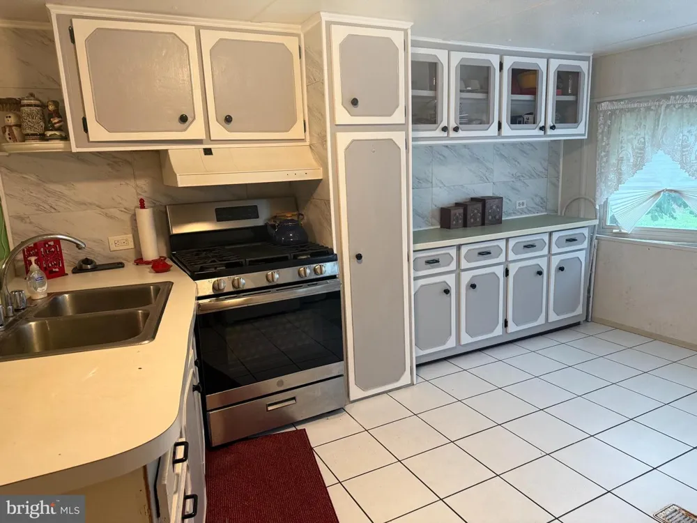 886 LOWER MILL Pittsgrove, NJ 08318