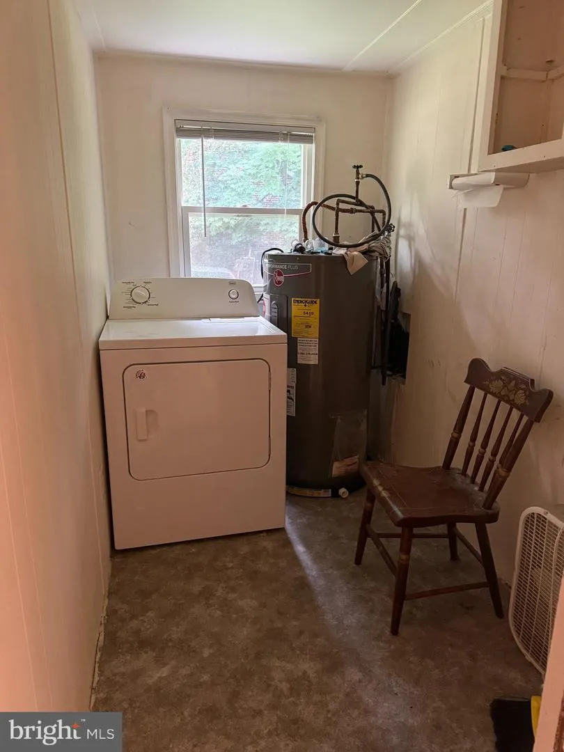886 LOWER MILL Pittsgrove, NJ 08318