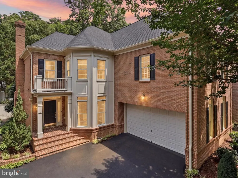 10090 COVER PLACE Fairfax, VA 22030