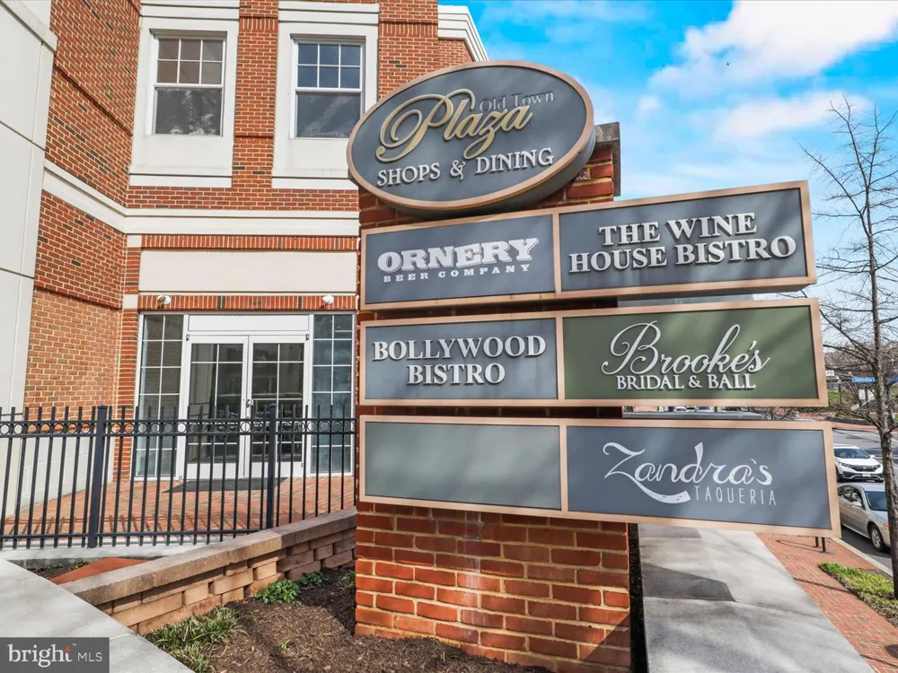 10090 COVER PLACE Fairfax, VA 22030